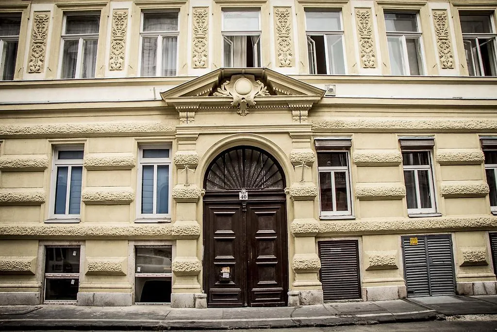 Romeo'S Apartment Budapesta